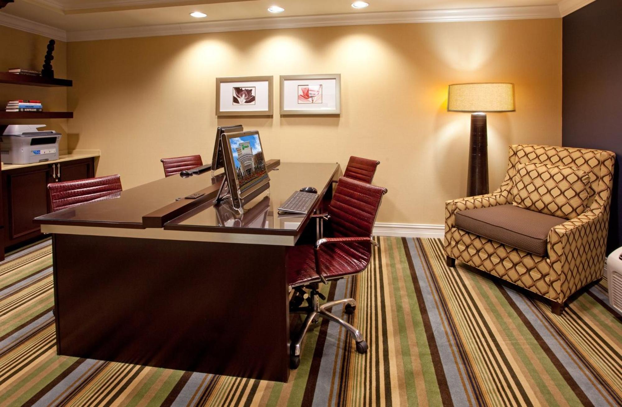 Hotel By Ihg