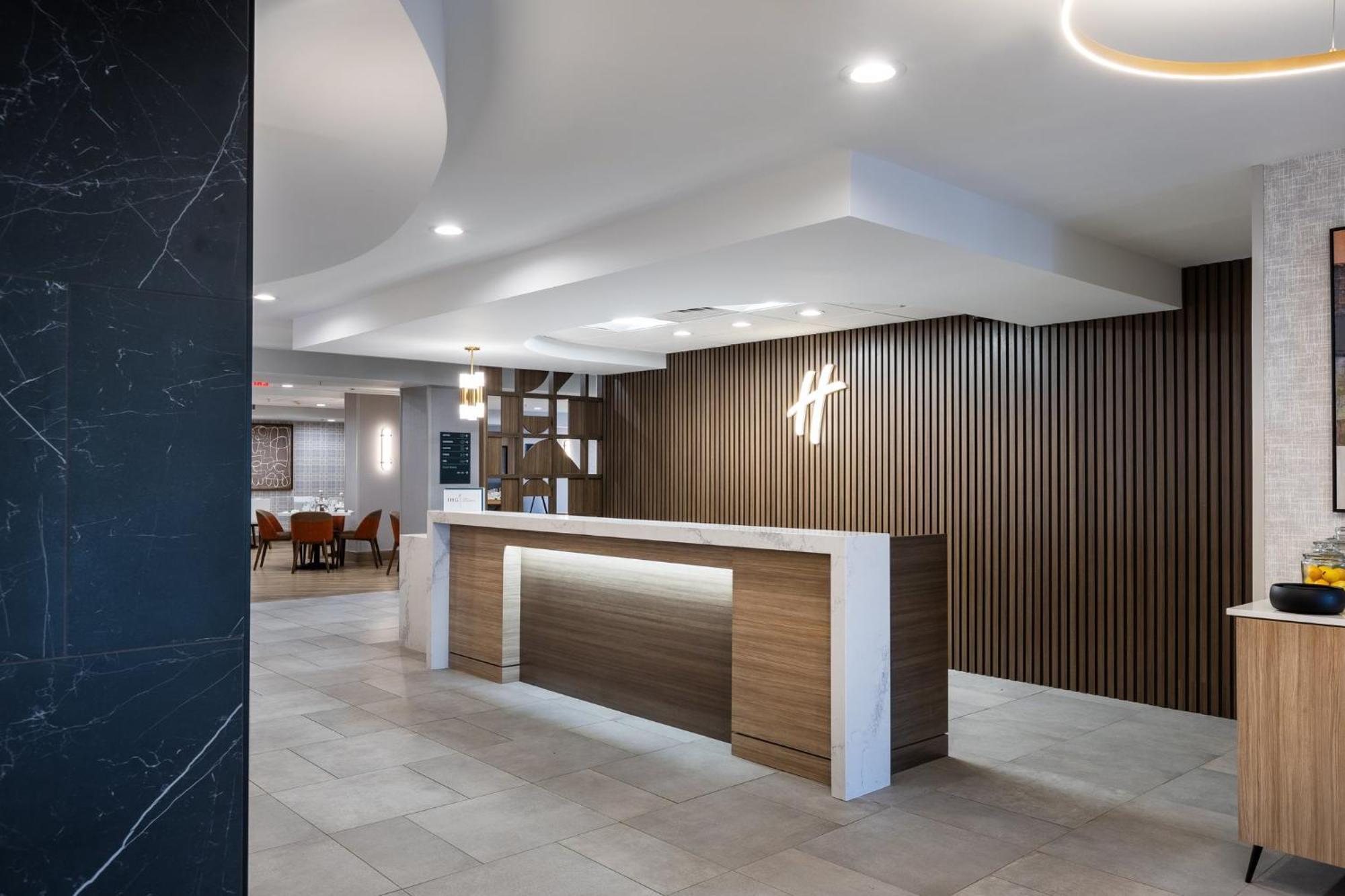 Hotel By Ihg