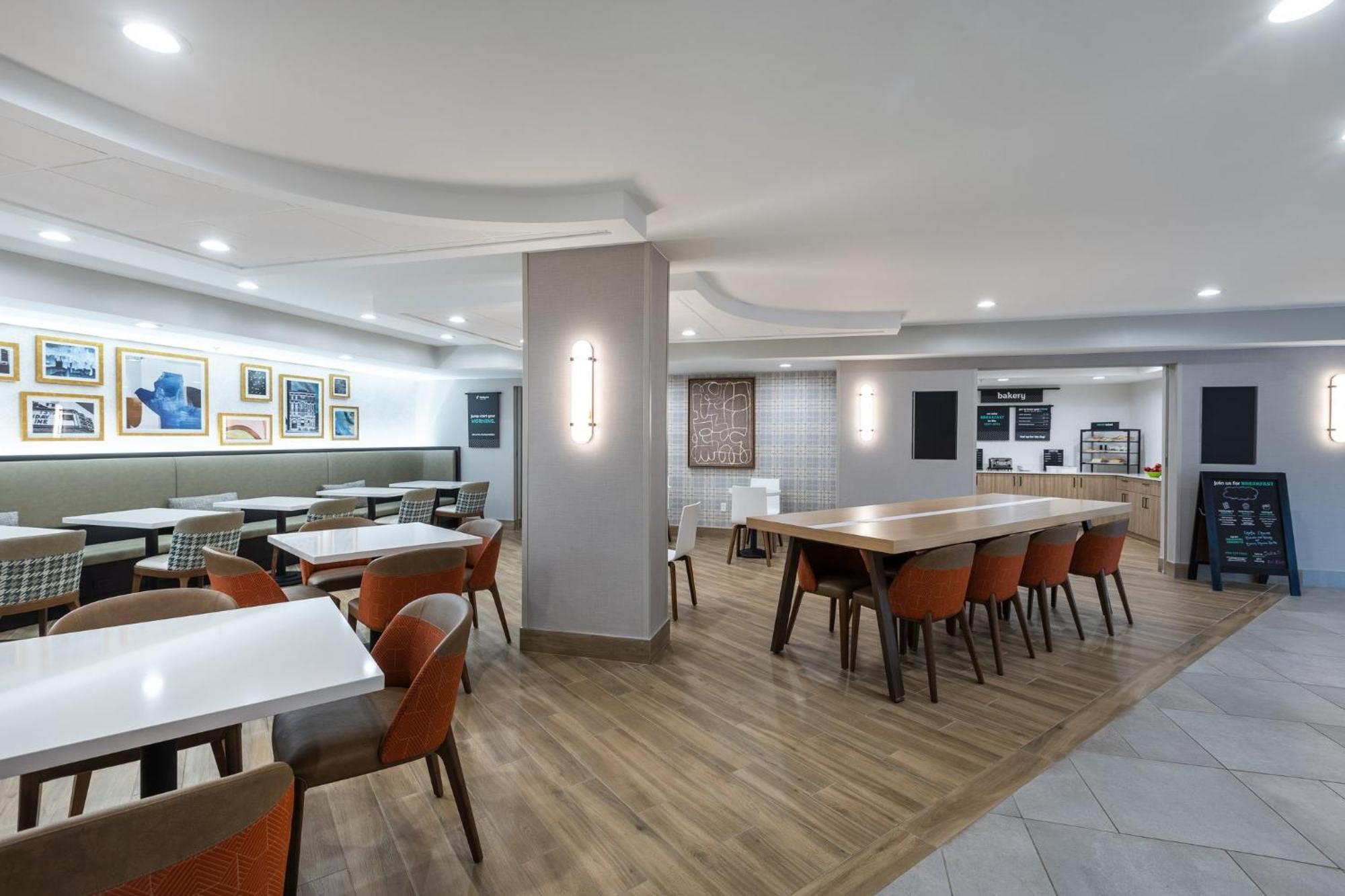 By Ihg Anderson